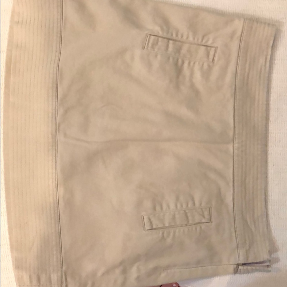 Khaki vineyard vines mini skirt